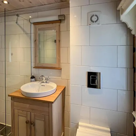 Holiday home Gorgeous In With Sauna Oyer